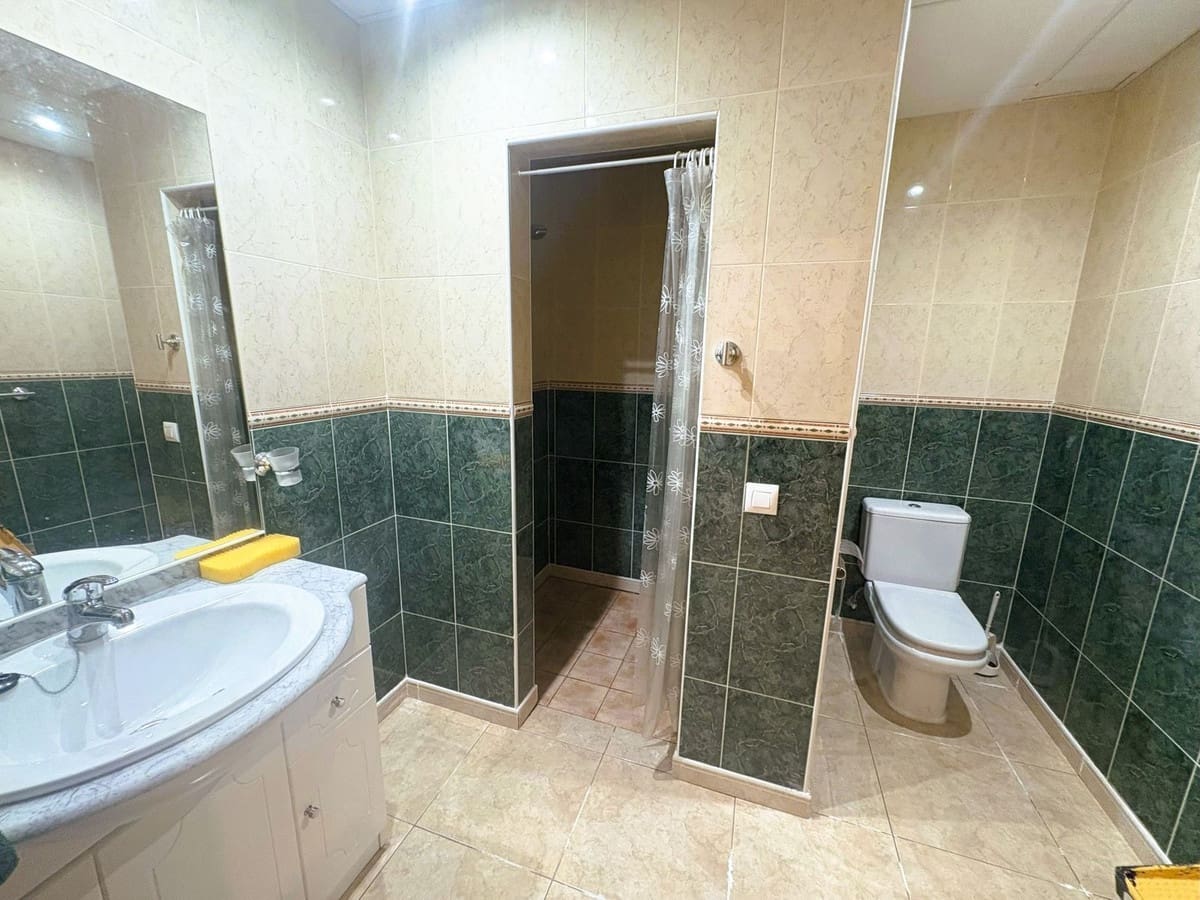 3 soveværelse Byhus til salg i La Duquesa / Puerto de la Duquesa med swimmingpool garage - € 395.000 (Ref: 9126055)