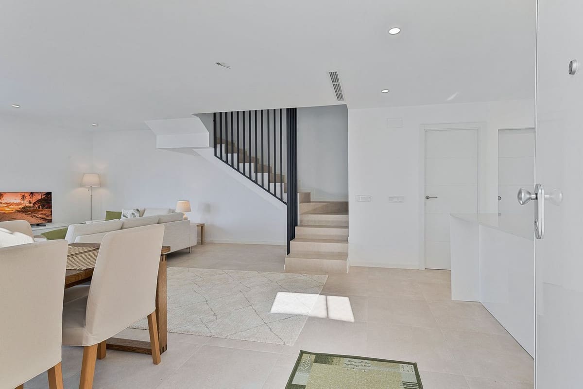 3 soveværelse Semi-Rækkehus til salg i La Cala de Mijas med swimmingpool garage - € 698.000 (Ref: 9133195)