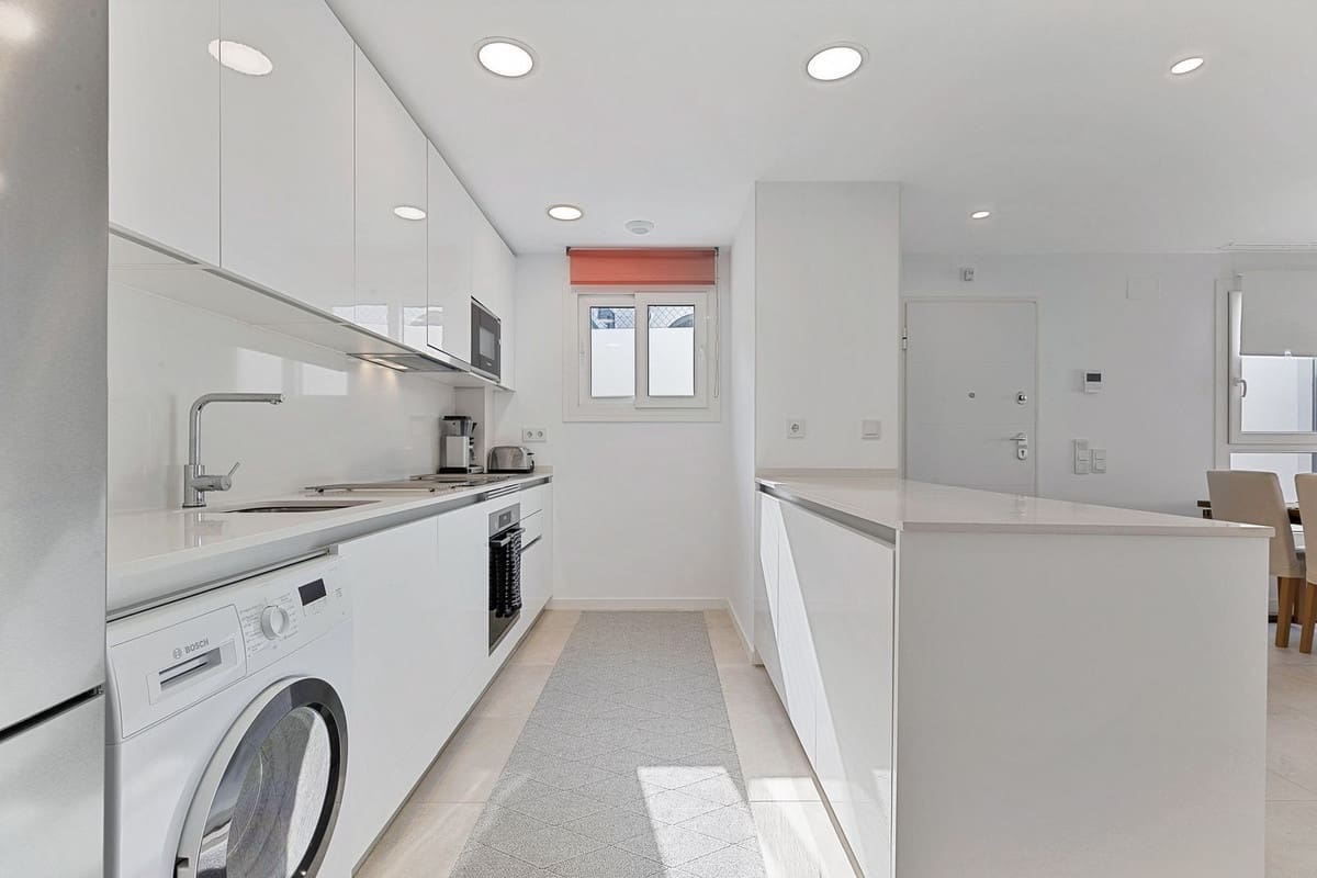 3 soveværelse Semi-Rækkehus til salg i La Cala de Mijas med swimmingpool garage - € 698.000 (Ref: 9133195)