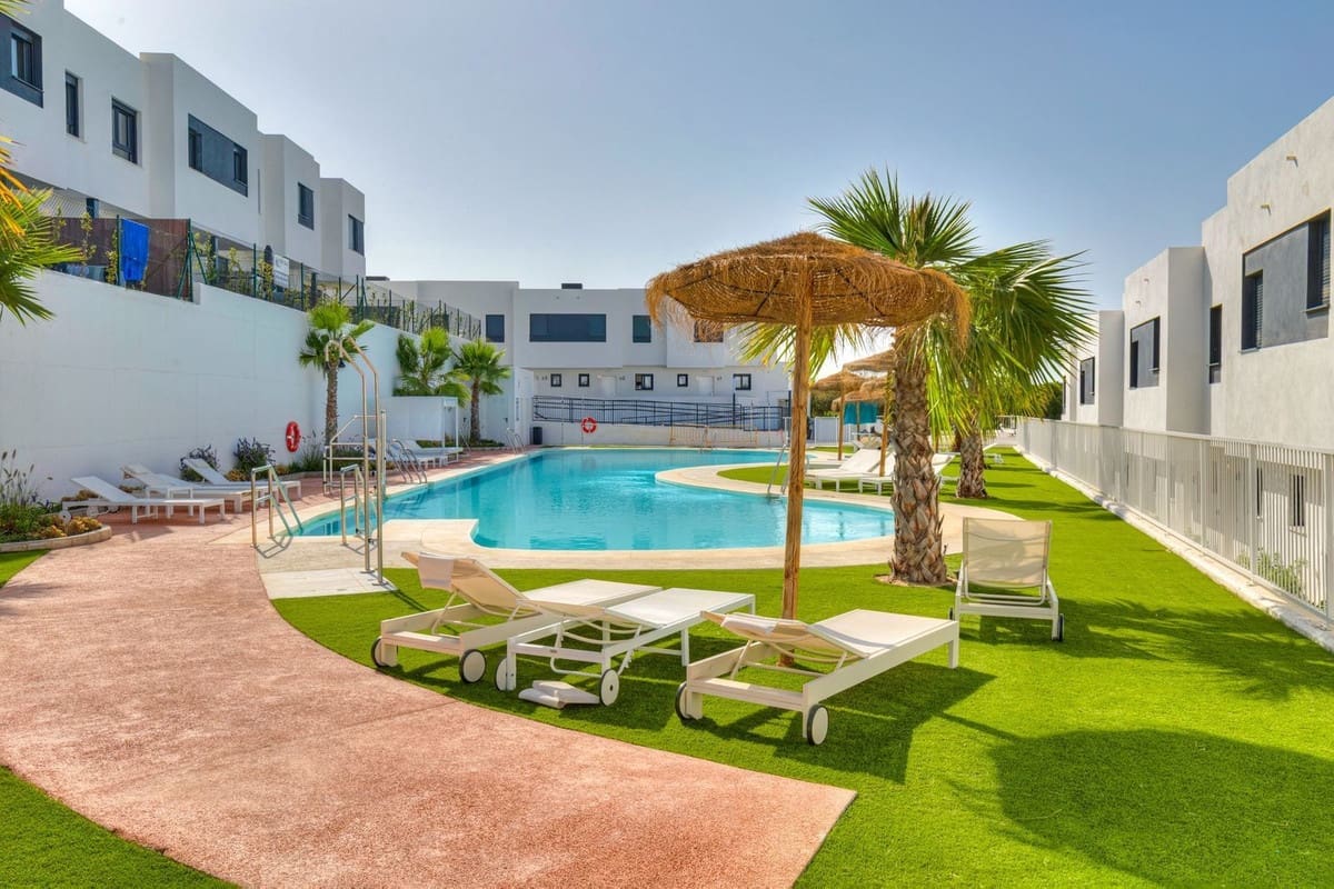 3 soveværelse Semi-Rækkehus til salg i La Cala de Mijas med swimmingpool garage - € 698.000 (Ref: 9133195)