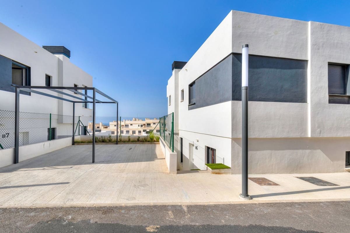 3 soveværelse Semi-Rækkehus til salg i La Cala de Mijas med swimmingpool garage - € 698.000 (Ref: 9133195)