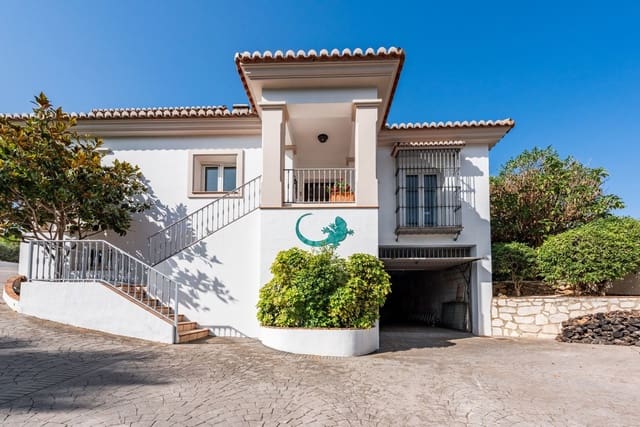 6 sypialnia Willa na sprzedaż w Fuengirola z basenem garażem - 1 595 000 € (Ref: 9133196)