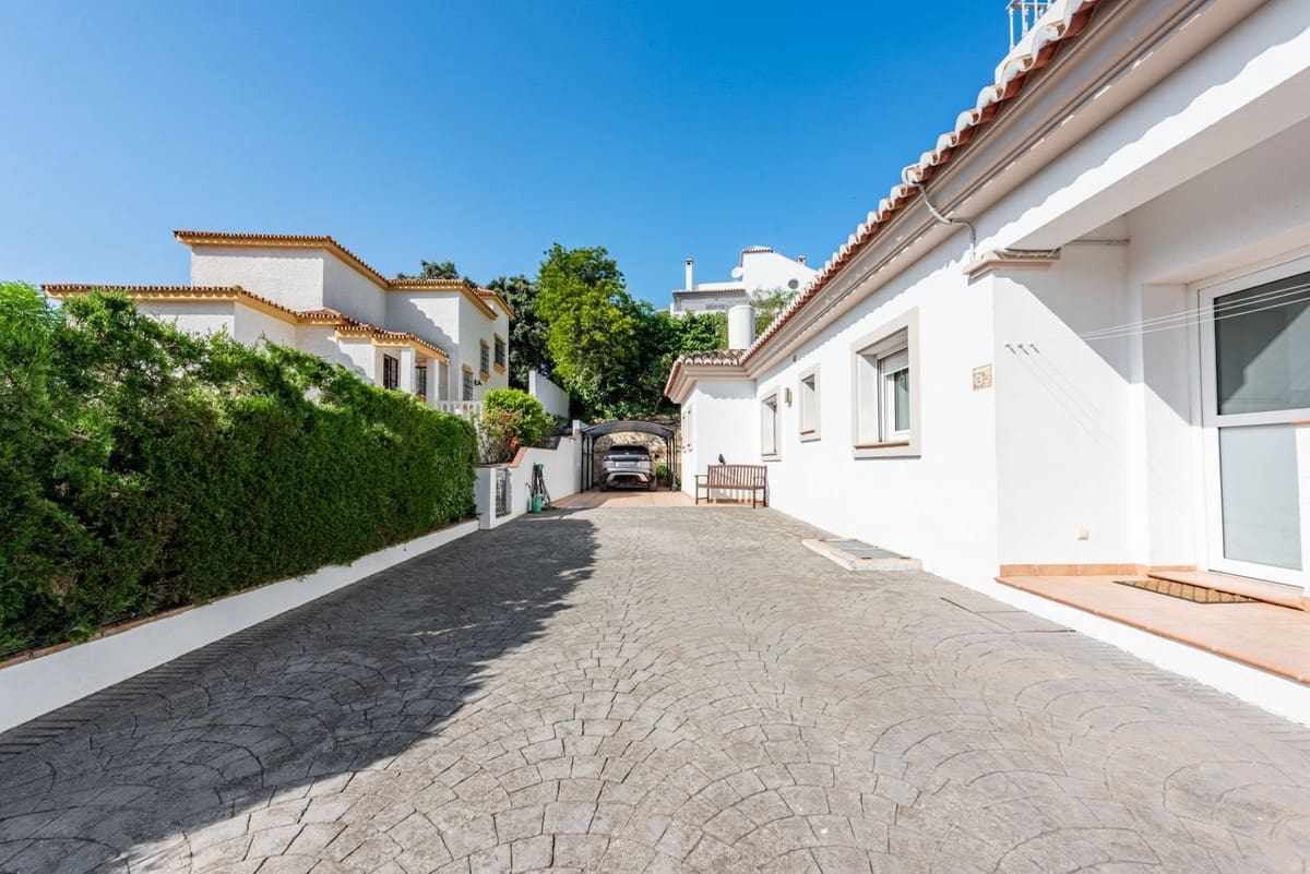 6 soveværelse Villa til salg i Fuengirola med swimmingpool garage - € 1.595.000 (Ref: 9133196)