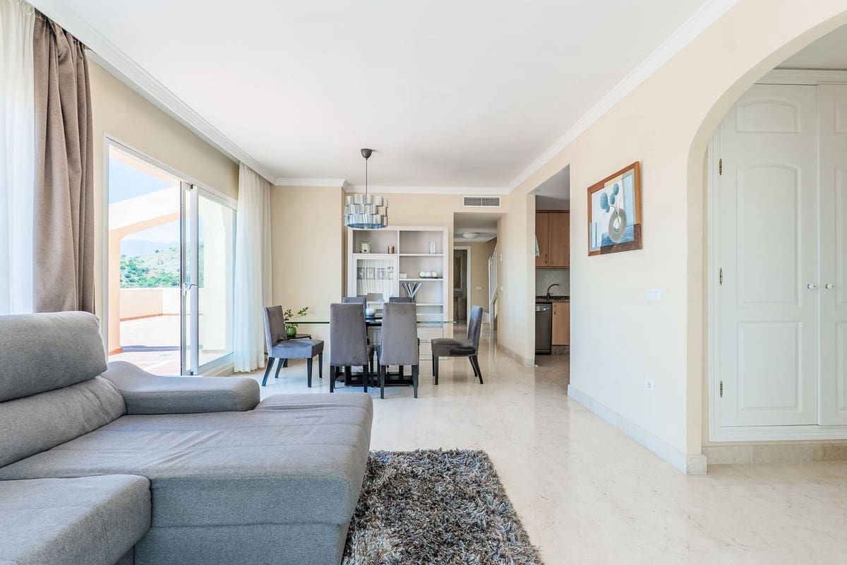 3 soveværelse Penthouse til salg i Elviria med swimmingpool garage - € 750.000 (Ref: 9133563)