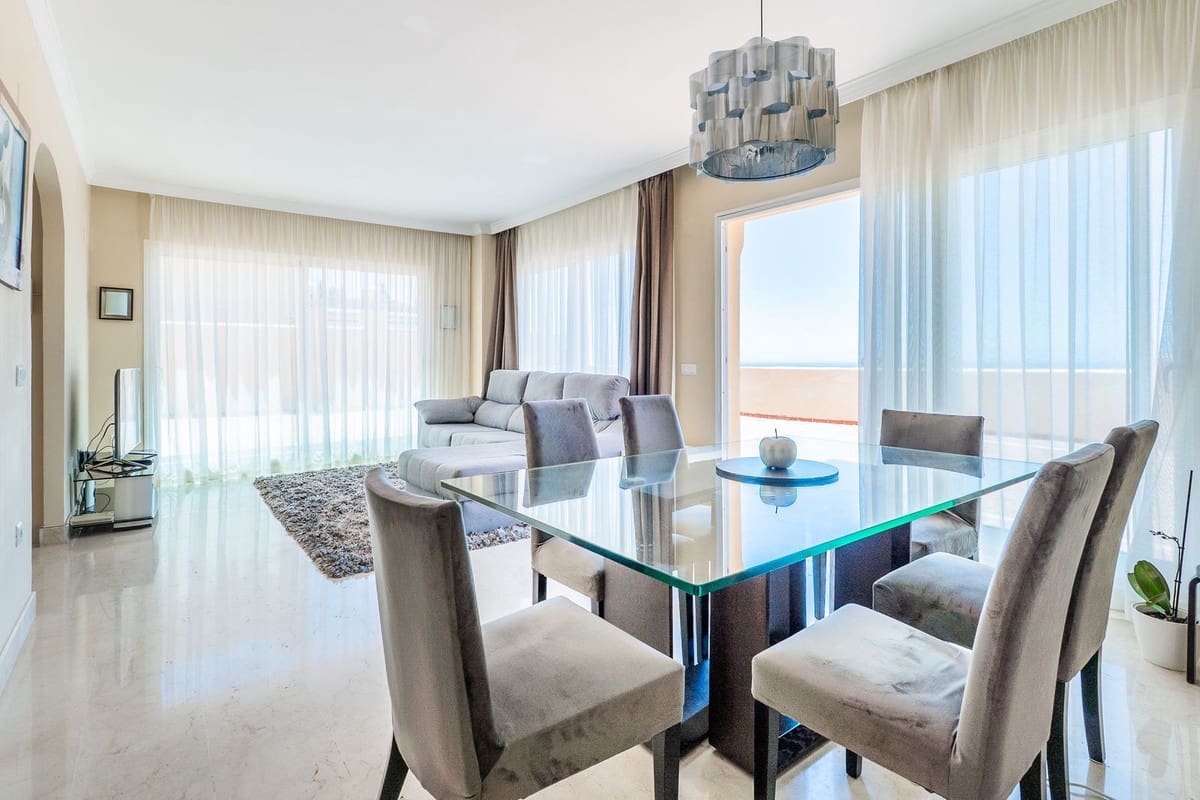 3 soveværelse Penthouse til salg i Elviria med swimmingpool garage - € 750.000 (Ref: 9133563)