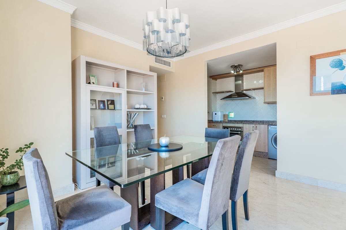 3 soveværelse Penthouse til salg i Elviria med swimmingpool garage - € 750.000 (Ref: 9133563)