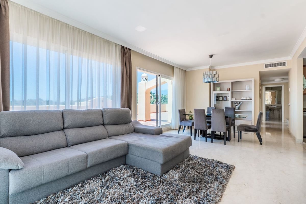 3 soveværelse Penthouse til salg i Elviria med swimmingpool garage - € 750.000 (Ref: 9133563)