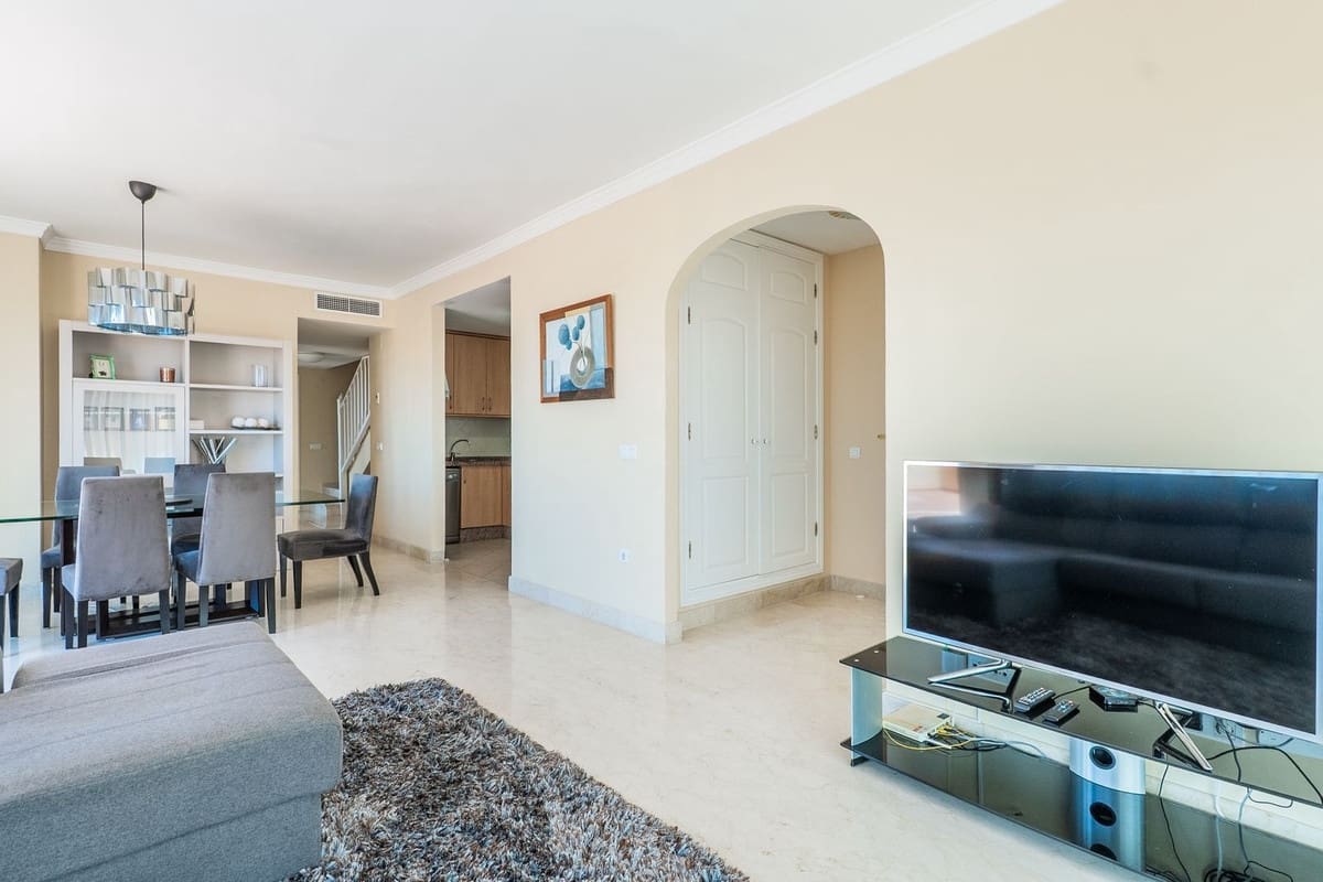 3 soveværelse Penthouse til salg i Elviria med swimmingpool garage - € 750.000 (Ref: 9133563)