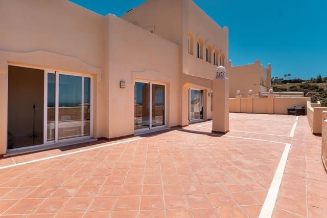 3 sovrum Takvåning till salu i Elviria, Marbella med pool garage - 750 000 € (Ref: 9133563)
