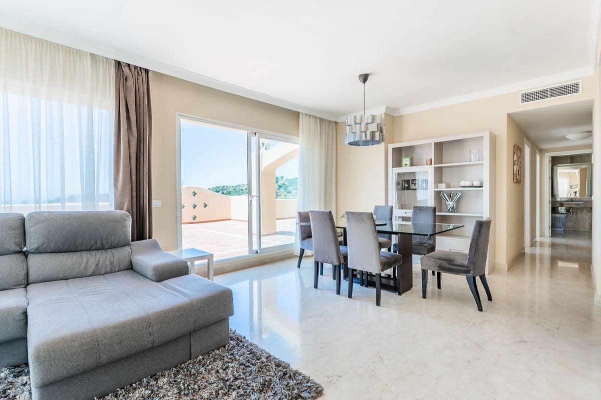 3 soverom Penthouse til salgs i Elviria med svømmebasseng garasje - € 750 000 (Ref: 9133563)