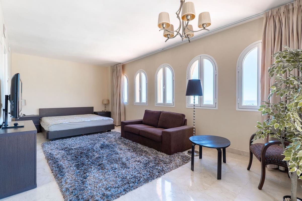 3 soverom Penthouse til salgs i Elviria med svømmebasseng garasje - € 750 000 (Ref: 9133563)