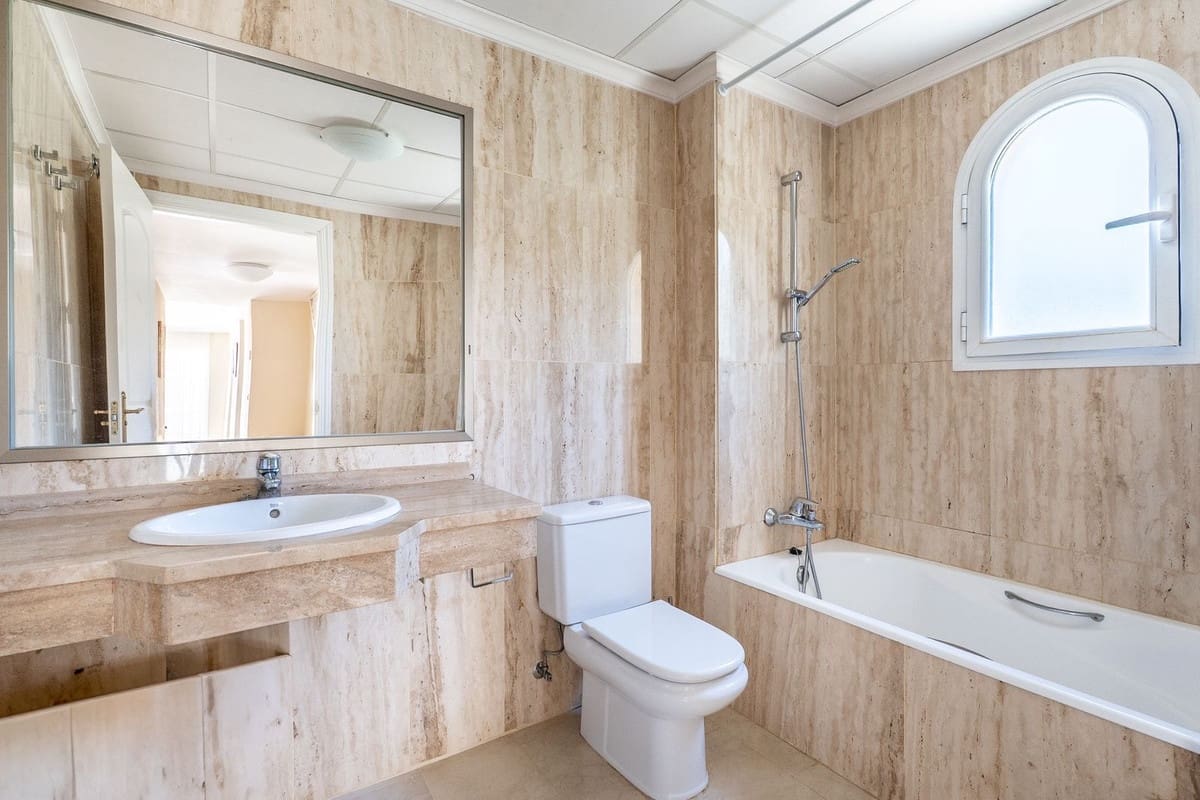 3 soverom Penthouse til salgs i Elviria med svømmebasseng garasje - € 750 000 (Ref: 9133563)