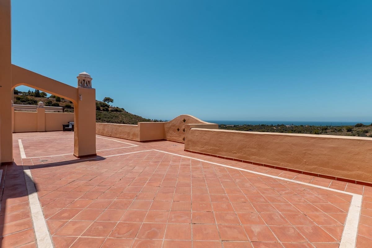 3 soverom Penthouse til salgs i Elviria med svømmebasseng garasje - € 750 000 (Ref: 9133563)