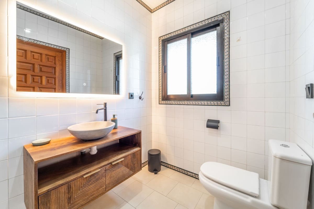 4 soveværelse Villa til salg i El Paraiso med swimmingpool garage - € 1.950.000 (Ref: 9137644)