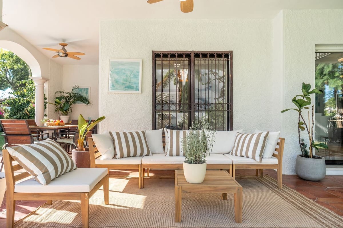 4 soveværelse Villa til salg i El Paraiso med swimmingpool garage - € 1.950.000 (Ref: 9137644)