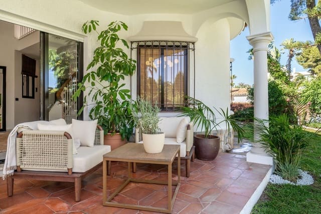 4 soveværelse Villa til salg i El Paraiso, Estepona med swimmingpool garage - € 1.950.000 (Ref: 9137644)