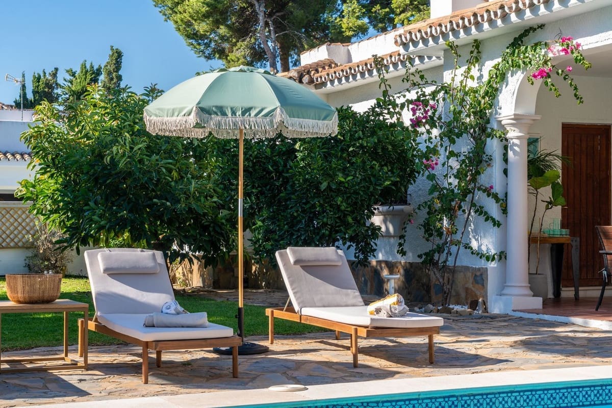 4 soveværelse Villa til salg i El Paraiso med swimmingpool garage - € 1.950.000 (Ref: 9137644)