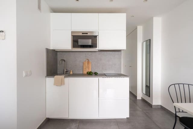 1 makuuhuone Huoneisto myytävänä paikassa Fuengirola mukana uima-altaan - 349 000 € (Ref: 9144408)