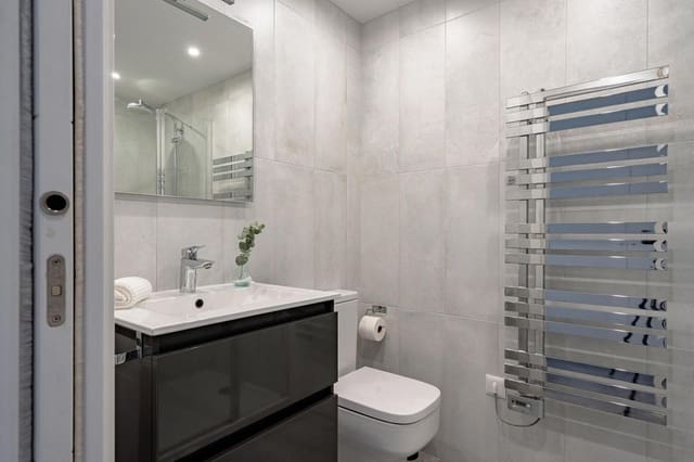 1 makuuhuone Huoneisto myytävänä paikassa Fuengirola mukana uima-altaan - 349 000 € (Ref: 9144408)