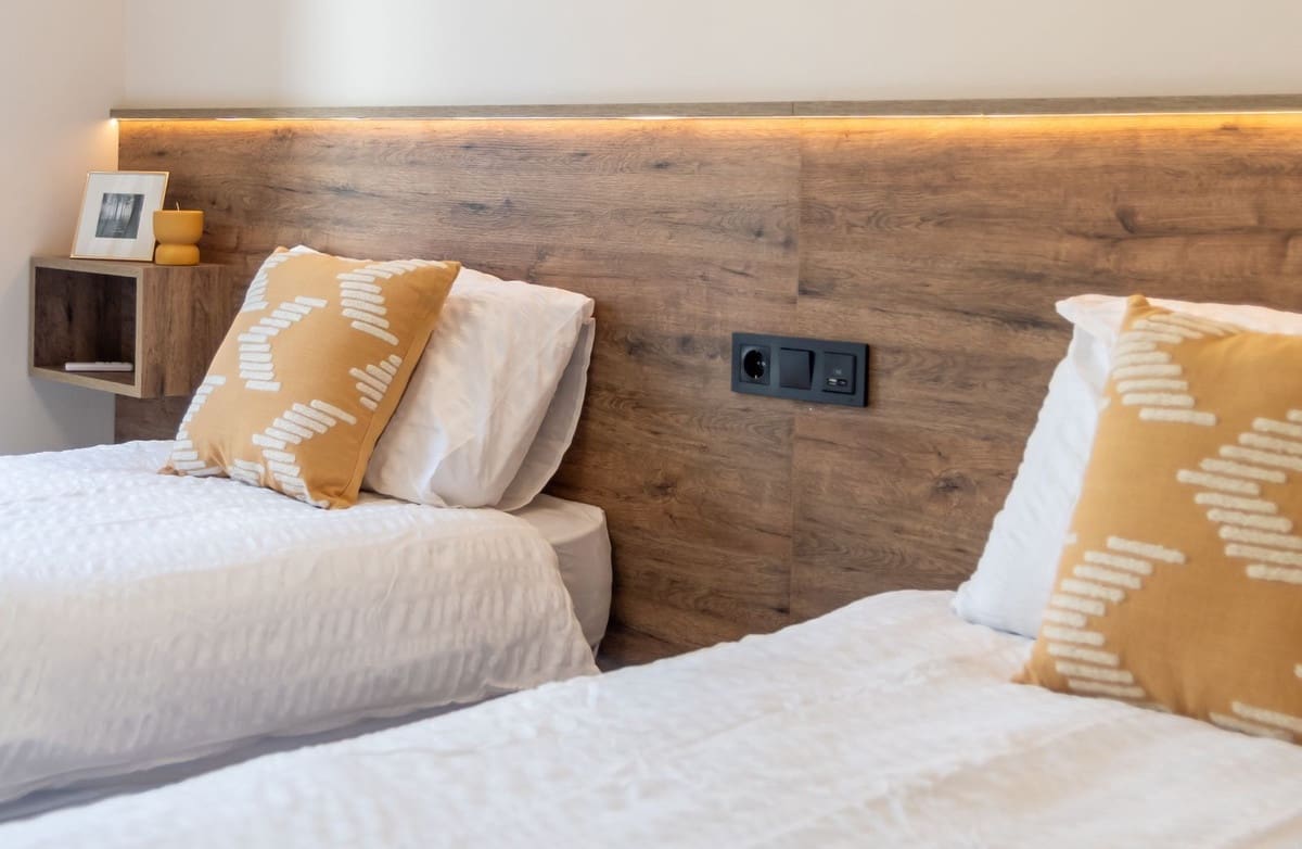 4 makuuhuone Omakotitalo myytävänä paikassa Estepona mukana uima-altaan 
autotalli - 745 000 € (Ref: 9147710)