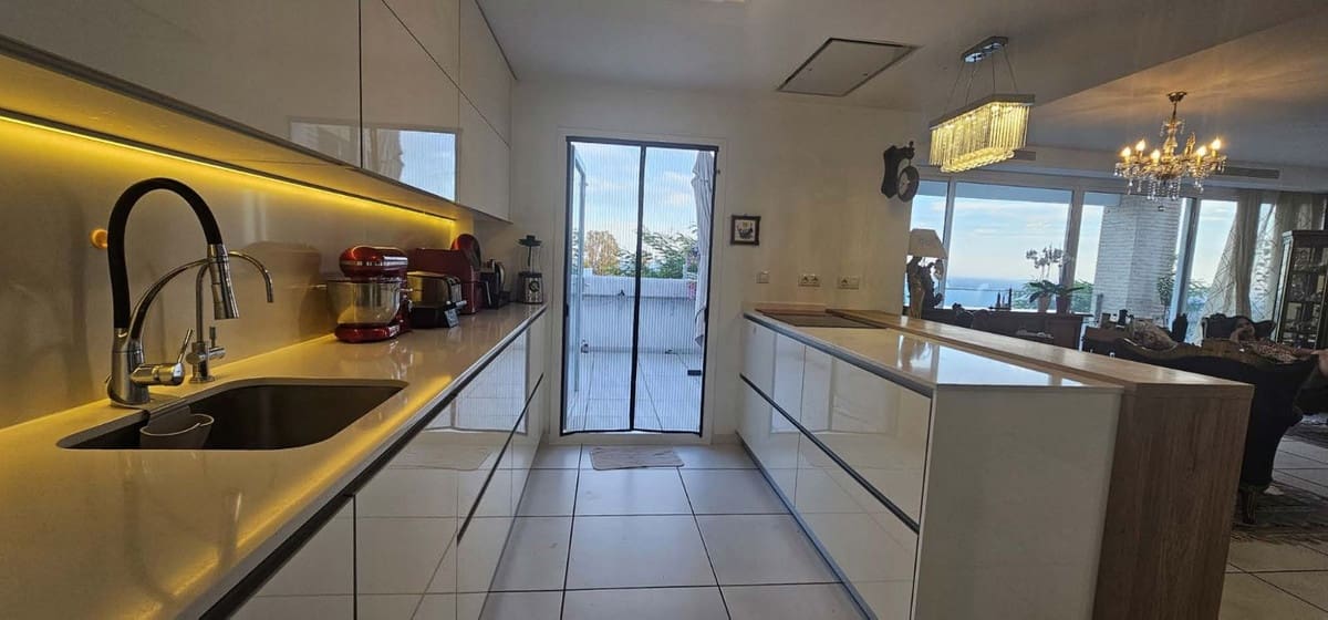 4 soverom Villa til salgs i Benalmadena med svømmebasseng garasje - € 945 000 (Ref: 9153167)