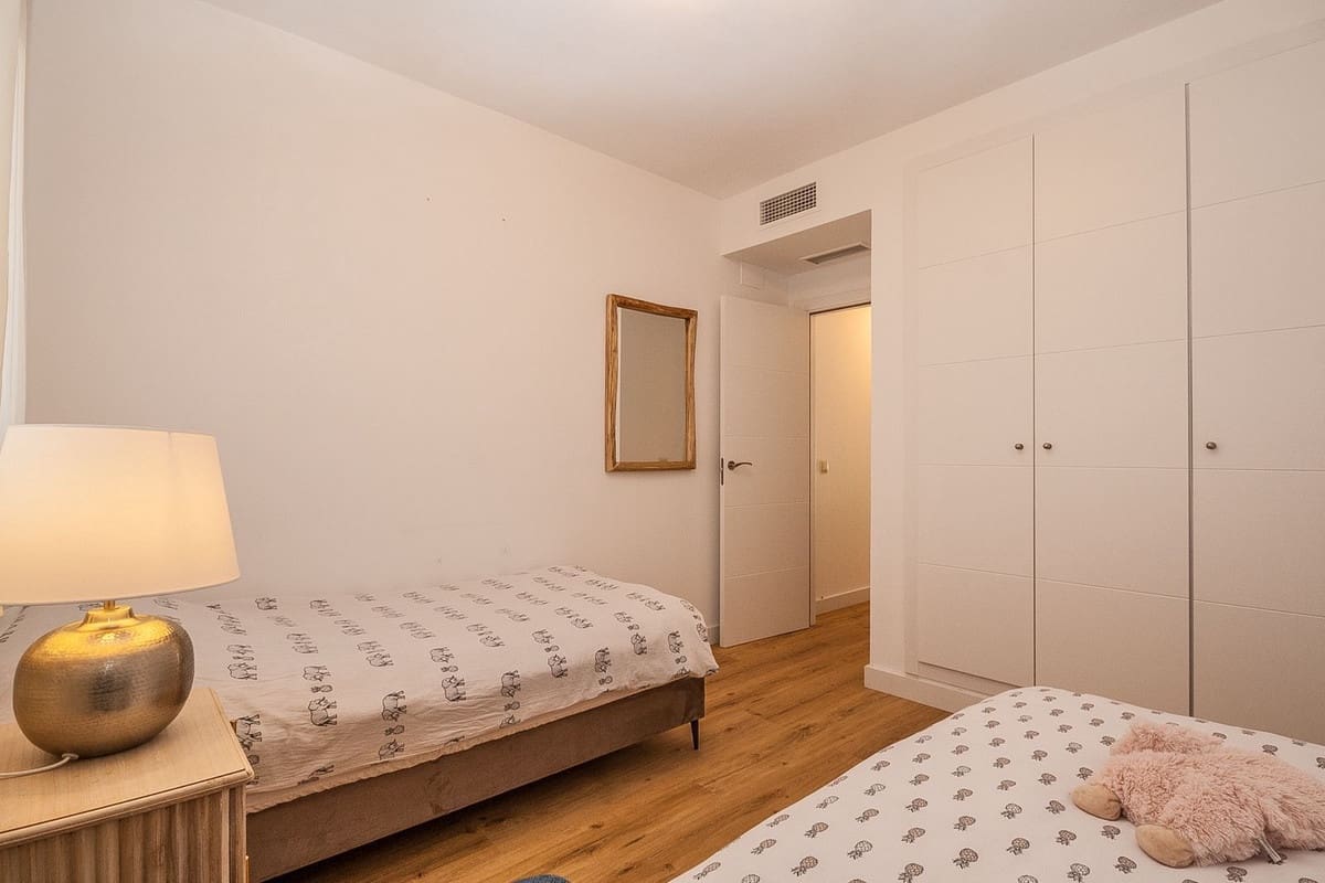 2 soverom Leilighet til salgs i La Cala de Mijas med svømmebasseng garasje - € 449 000 (Ref: 9161454)