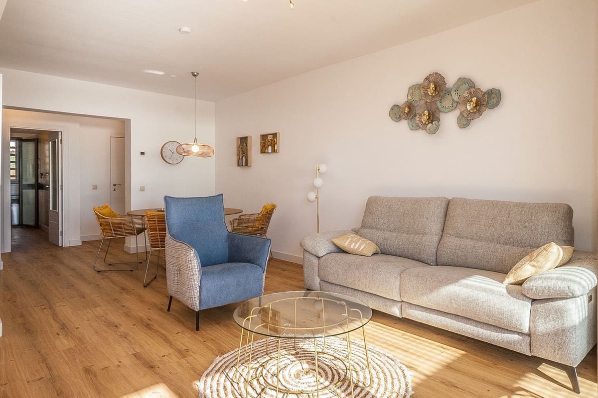 2 soverom Leilighet til salgs i La Cala de Mijas med svømmebasseng garasje - € 449 000 (Ref: 9161454)