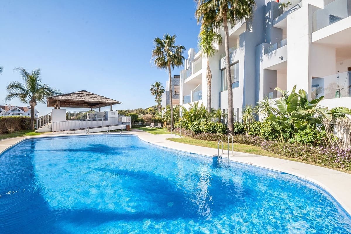 2 soverom Leilighet til salgs i La Cala de Mijas med svømmebasseng garasje - € 449 000 (Ref: 9161454)