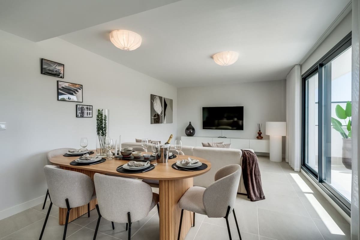 2 soveværelse Lejlighed til salg i New Golden Mile med swimmingpool garage - € 455.000 (Ref: 9168356)