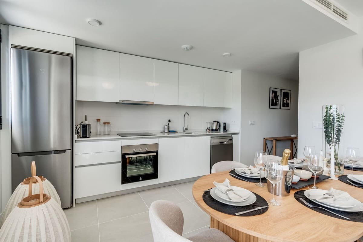 2 soveværelse Lejlighed til salg i New Golden Mile med swimmingpool garage - € 455.000 (Ref: 9168356)