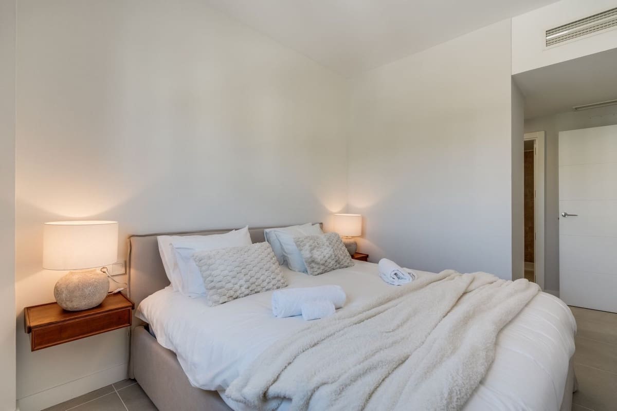 2 soveværelse Lejlighed til salg i New Golden Mile med swimmingpool garage - € 455.000 (Ref: 9168356)