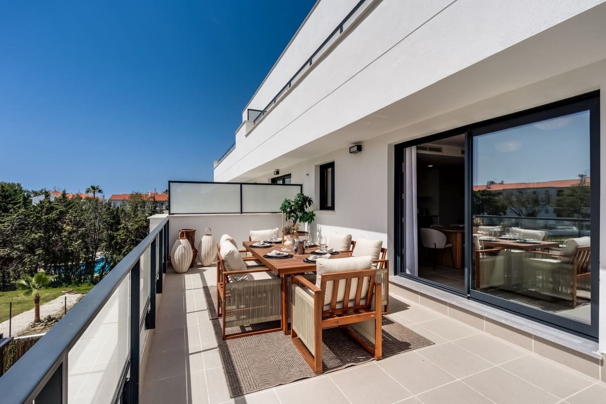 2 soveværelse Lejlighed til salg i New Golden Mile med swimmingpool garage - € 455.000 (Ref: 9168356)