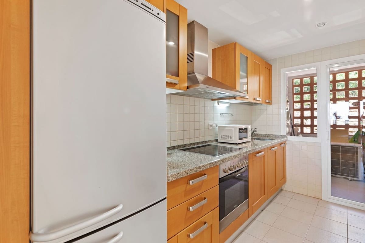 2 soveværelse Lejlighed til salg i Los Arqueros med swimmingpool garage - € 365.000 (Ref: 9168357)