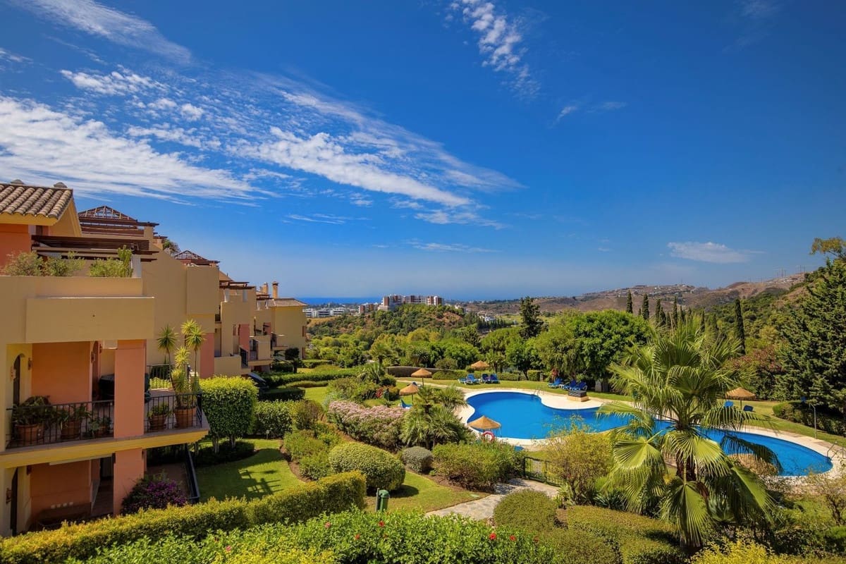 2 soveværelse Lejlighed til salg i Los Arqueros med swimmingpool garage - € 365.000 (Ref: 9168357)