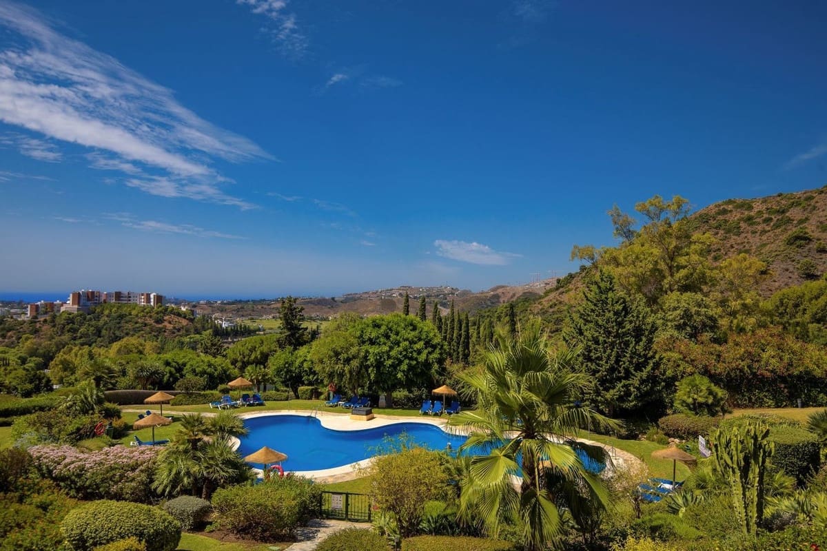 2 soveværelse Lejlighed til salg i Los Arqueros med swimmingpool garage - € 365.000 (Ref: 9168357)