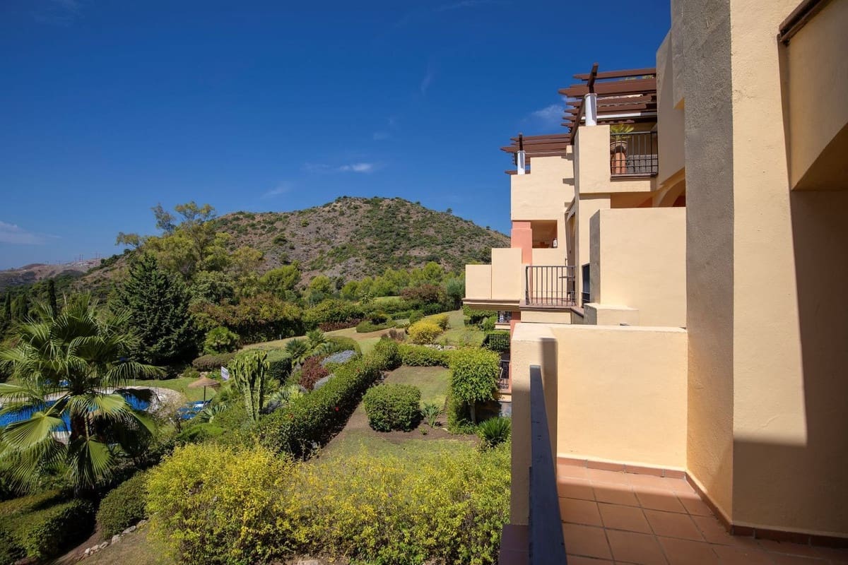 2 soveværelse Lejlighed til salg i Los Arqueros med swimmingpool garage - € 365.000 (Ref: 9168357)