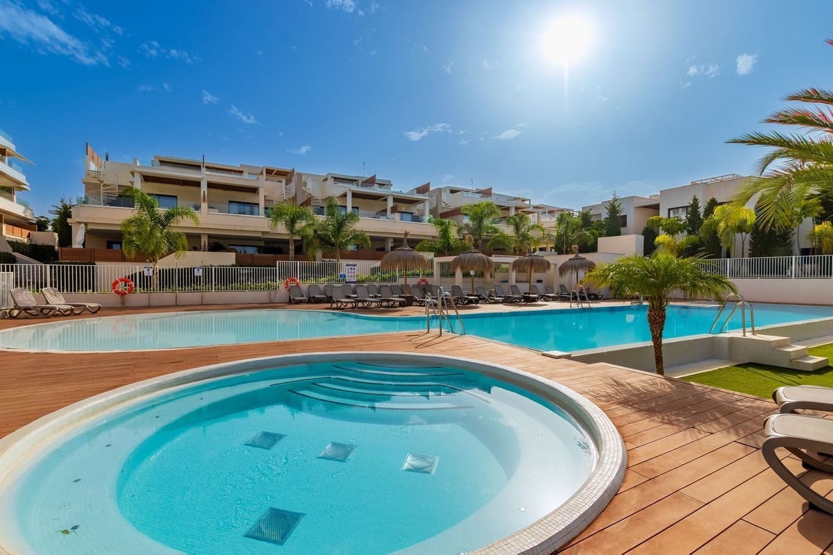 3 soveværelse Lejlighed til salg i La Cala de Mijas med swimmingpool garage - € 845.000 (Ref: 9168358)