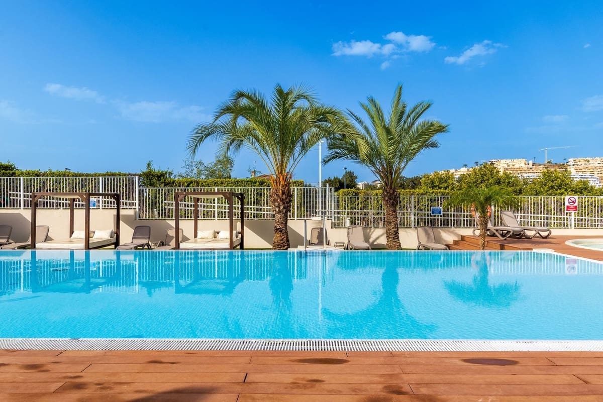 3 soveværelse Lejlighed til salg i La Cala de Mijas med swimmingpool garage - € 845.000 (Ref: 9168358)