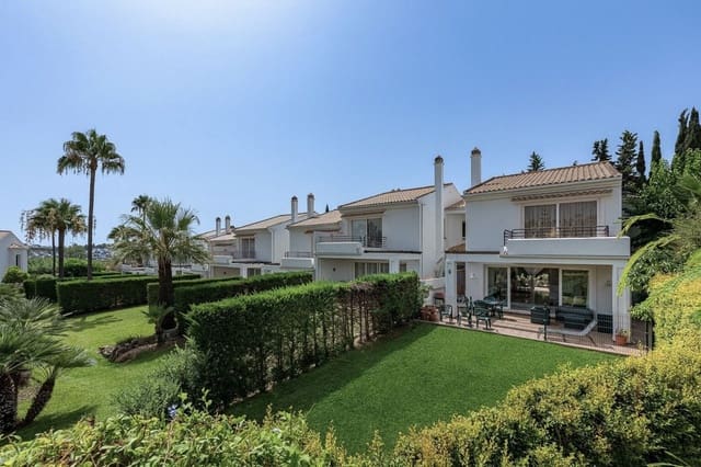 3 soveværelse Semi-Rækkehus til salg i El Paraiso, Estepona med swimmingpool garage - € 540.000 (Ref: 9170422)