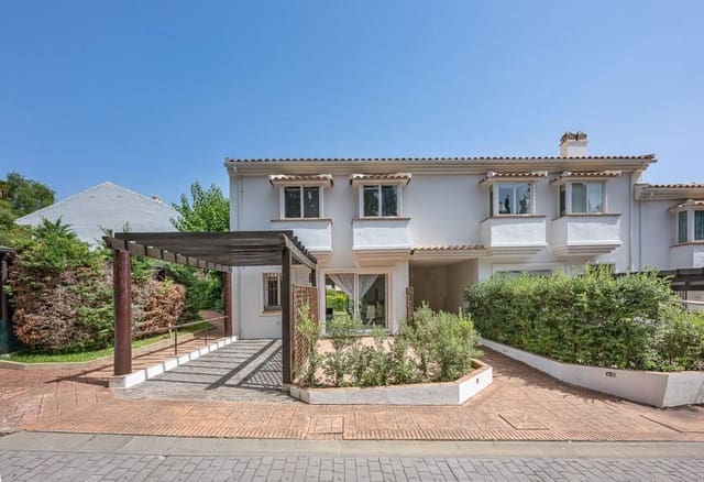 3 soveværelse Semi-Rækkehus til salg i El Paraiso, Estepona med swimmingpool garage - € 540.000 (Ref: 9170422)