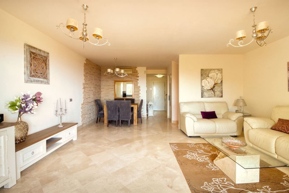 4 soverom Hus til salgs i Manilva med svømmebasseng garasje - € 545 000 (Ref: 9177942)