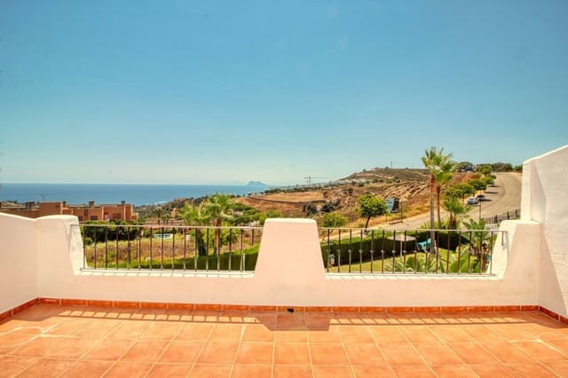 4 soveværelse Byhus til salg i Manilva med swimmingpool garage - € 545.000 (Ref: 9177942)