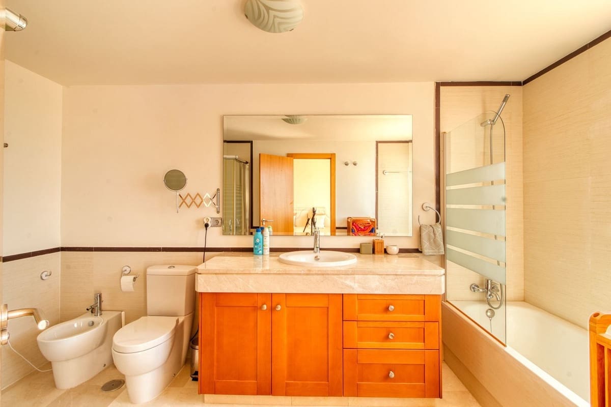 4 chambre Maison de Ville à vendre à Manilva avec piscine garage - 545 000 € (Ref: 9177942)