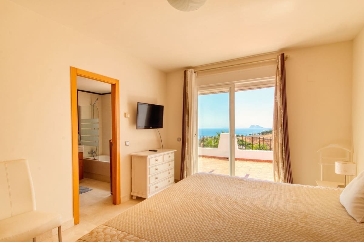 4 chambre Maison de Ville à vendre à Manilva avec piscine garage - 545 000 € (Ref: 9177942)