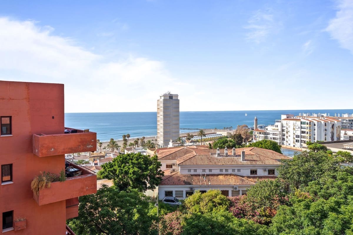 2 chambre Penthouse à vendre à Estepona avec piscine garage - 360 000 € (Ref: 9191922)
