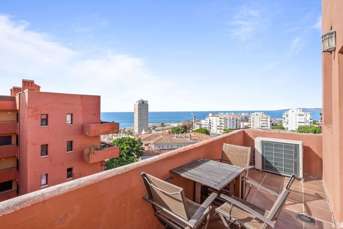 2 chambre Penthouse à vendre à Estepona avec piscine garage - 360 000 € (Ref: 9191922)