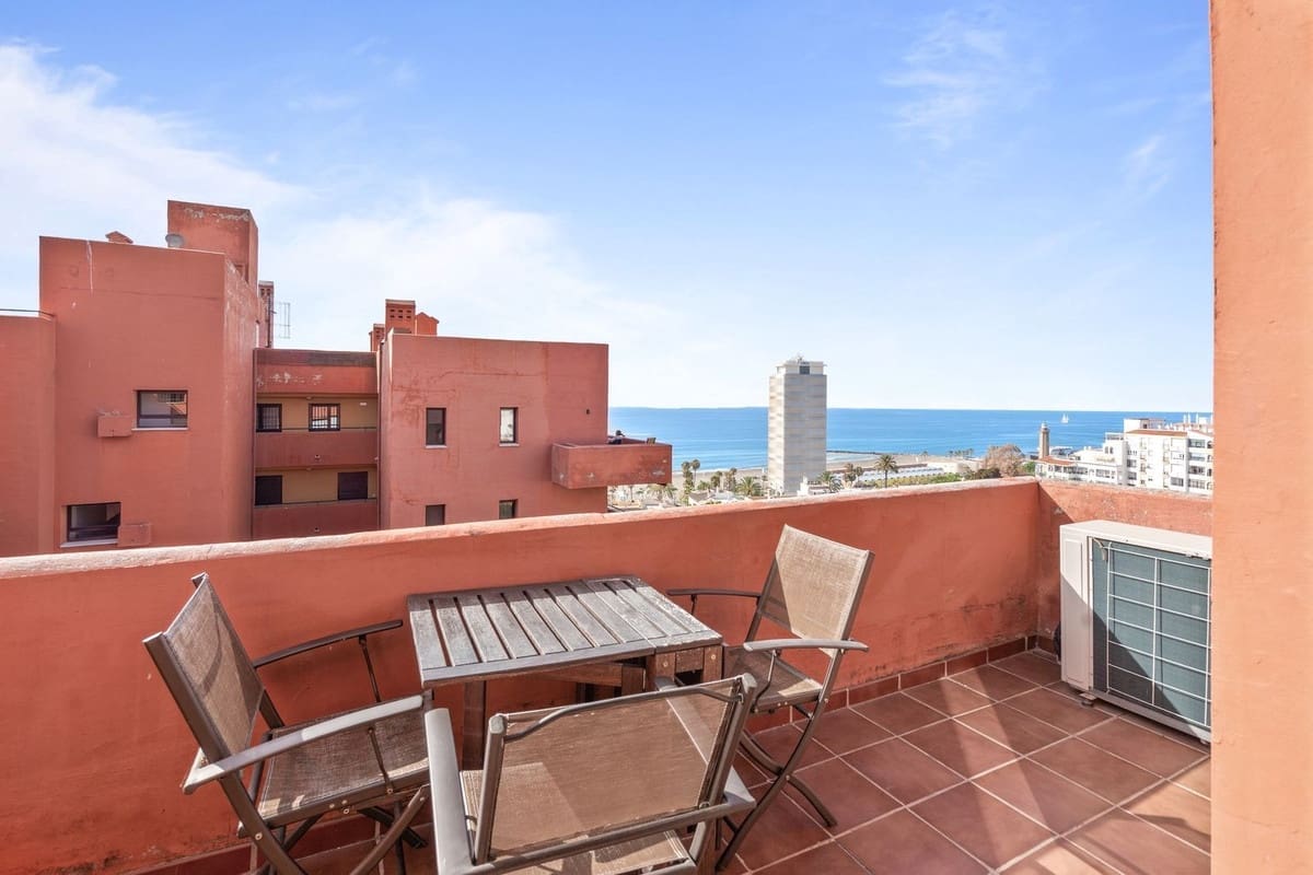 2 chambre Penthouse à vendre à Estepona avec piscine garage - 360 000 € (Ref: 9191922)