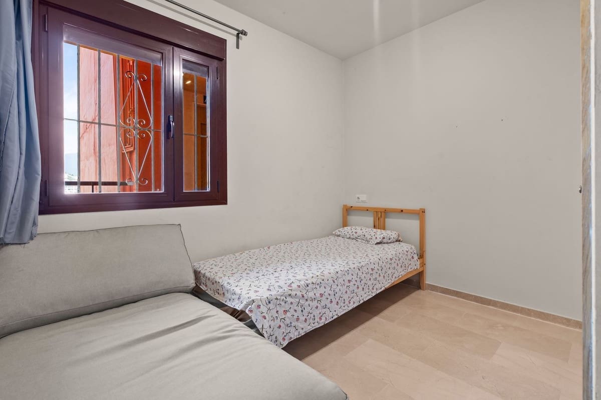 2 chambre Penthouse à vendre à Estepona avec piscine garage - 360 000 € (Ref: 9191922)