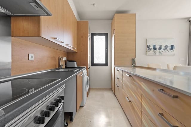 2 quarto Penthouse para venda em Centro, Estepona com piscina garagem - 360 000 € (Ref: 9191922)