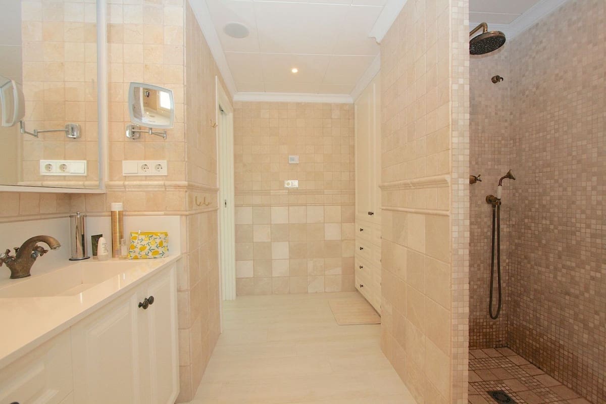 4 soveværelse Villa til salg i Mijas Golf med swimmingpool garage - € 1.295.000 (Ref: 9201590)